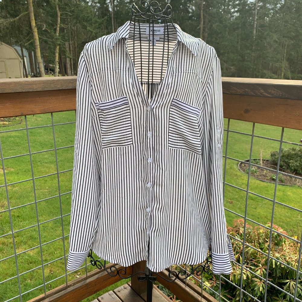 Express Portofino Ladies Slim Medium Black & White Striped Button Down Blouse